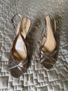 Kate Spade New York Genna Gold Metallic Crocodile Embossed Heels Size 8.5 B